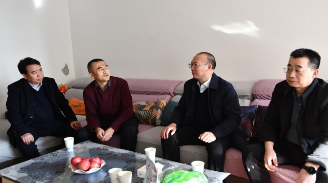 新春慰問顯真情，建科關懷暖人心——甘肅建科院開展2025年春節(jié)送溫暖活動