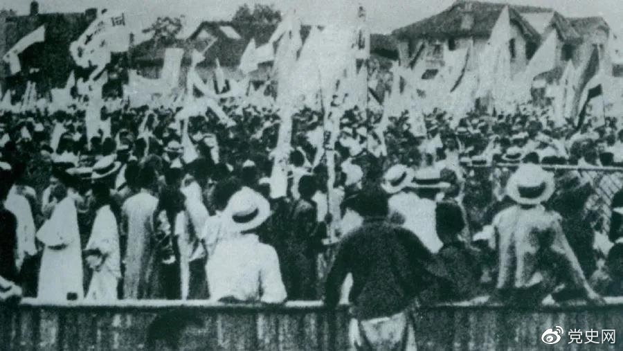 1925年5月30日，上海爆發(fā)了反帝愛國(guó)的五卅運(yùn)動(dòng)，掀起了全國(guó)范圍大革命高潮。
