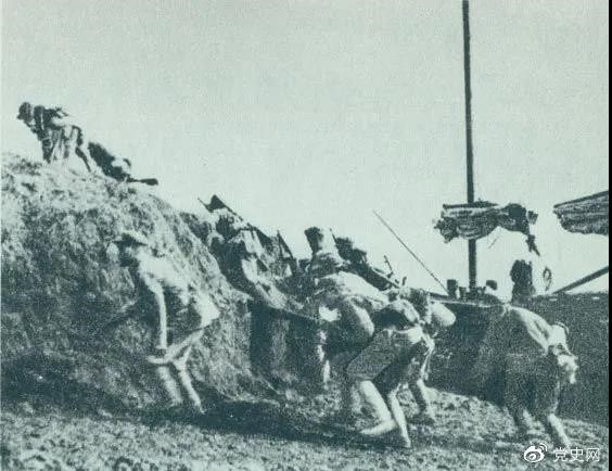1949年5月23日，人民解放軍向上海國民黨政府軍隊發(fā)起總攻，占領(lǐng)了黃浦江堤。