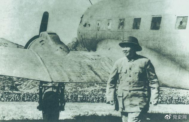 1945年10月11日，毛澤東回到延安，受到延安各界人士的熱烈歡迎。