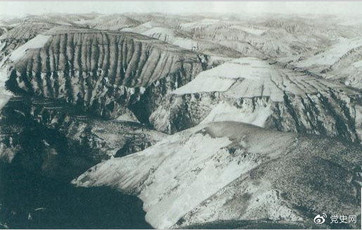 1947年4月14日，西北野戰(zhàn)兵團(tuán)取得了羊馬河戰(zhàn)役的勝利。圖為羊馬河戰(zhàn)役戰(zhàn)場。